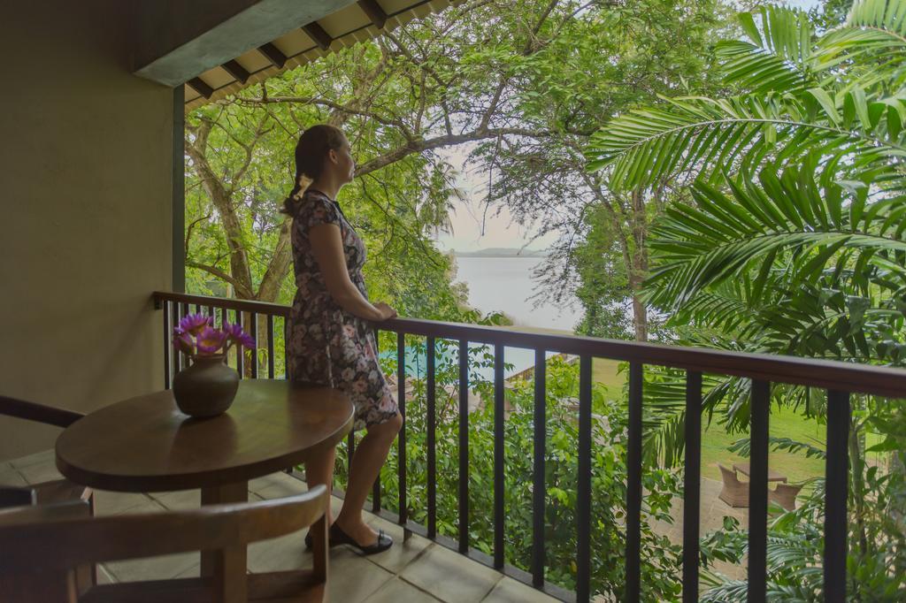 Roman Lake Ayurveda Boutique Resort - Level 1 Certified Ahungalla Exterior photo